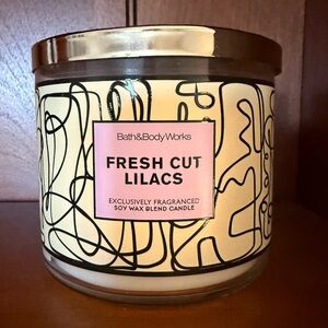 Bath & Body Works Fresh Cut Lilacs 3-wick Candle with Deep Lid